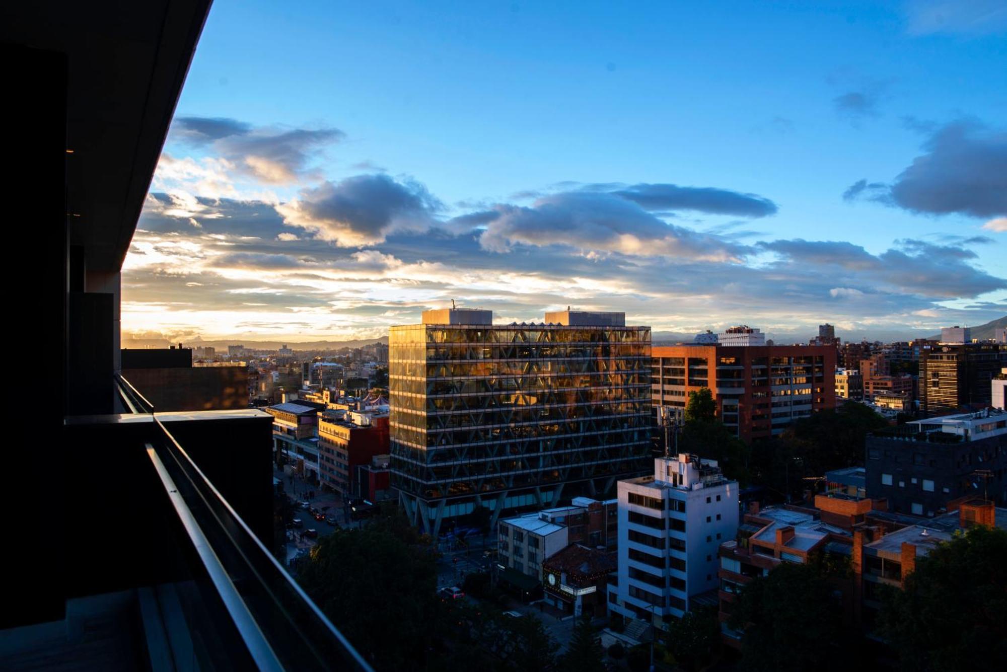 8010 Urban Living- Luxury Home Experience Bogotá Exteriör bild